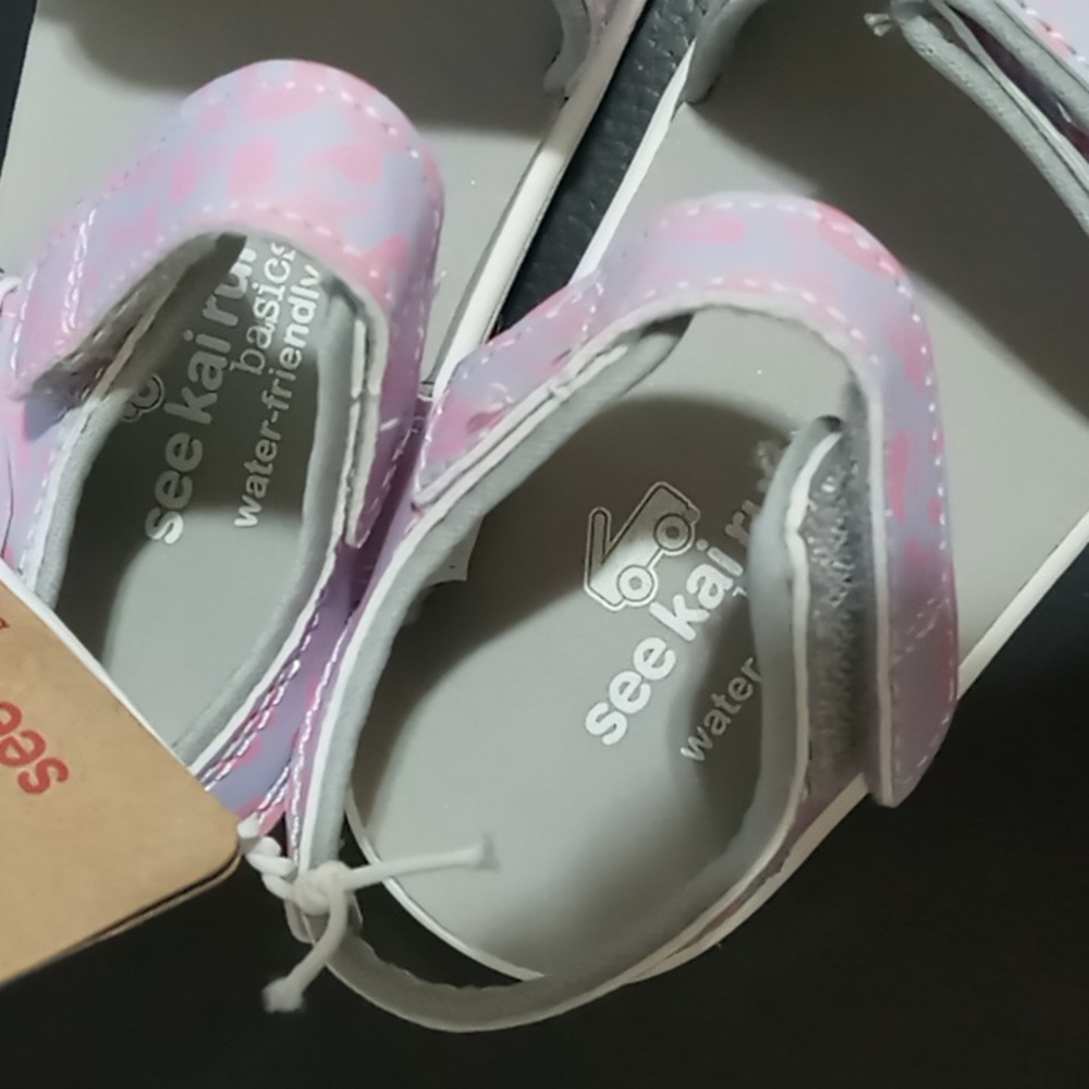 TODDLER GIRL SANDALS SIZE 8 - Picture 7 of 7